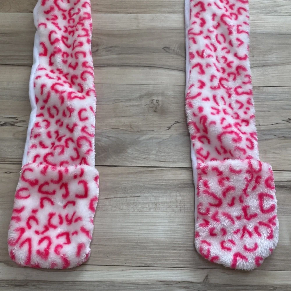 NWT Cozy Zone Kids Long Arm Animal Hat. Hat and mittens.